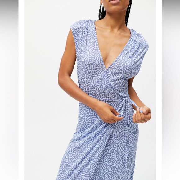 SOLD • HOST PICK 🎉 Urban Outfitters Geometric Deep V-Neck Wrap Dress Size S-P - Picture 5 of 13